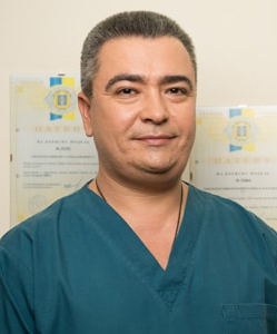 Пластический хирург